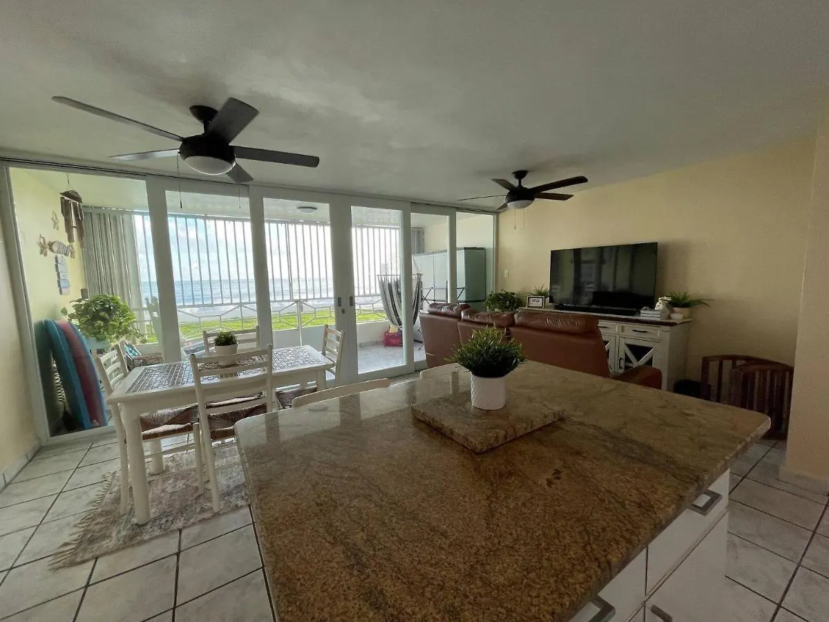 Апартаменты Chackys Paradise Oceanfront Home Лукильо