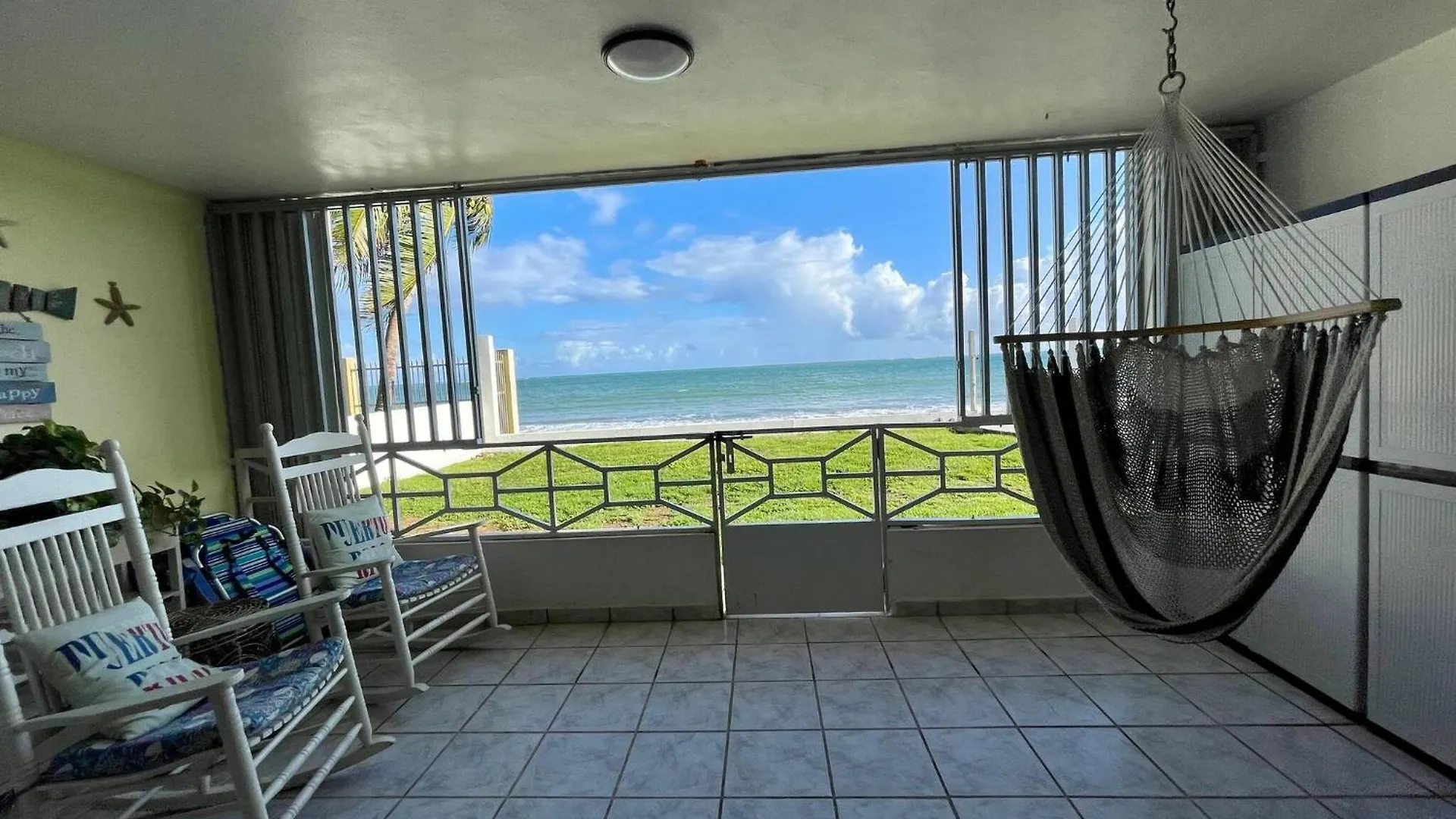Chackys Paradise Oceanfront Home Лукильо
